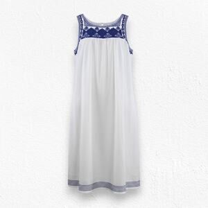 C&C California Blue White Embroidered Cotton Shift Dress Size Small NWT